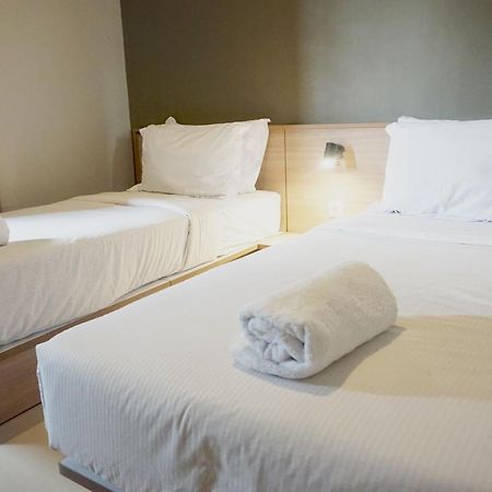 Kanna Stay Surabaya Exteriör bild